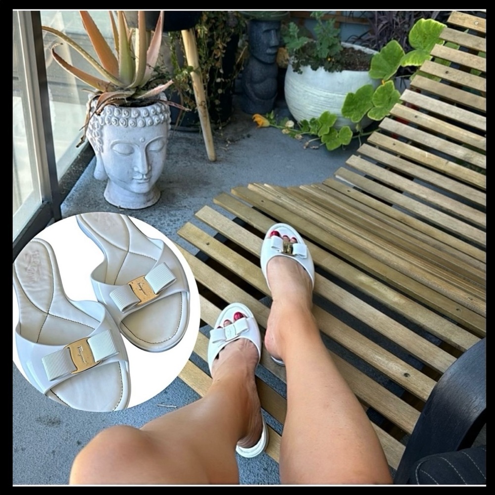 Ferragamo Made in Italy Jelly Rubber Beach or House White Flat Sandals - 8